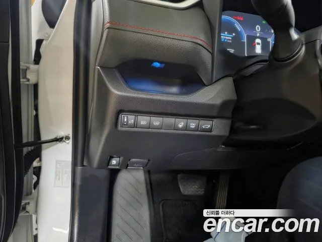 Toyota RAV4 2025 thumb 9