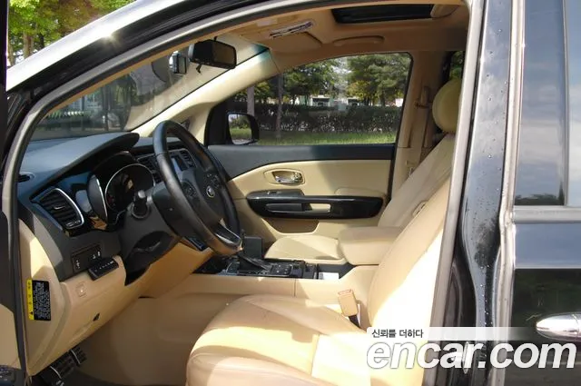 Kia Carnival 2017 thumb 6