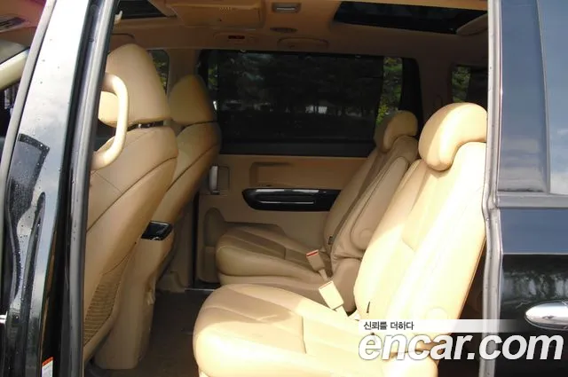 Kia Carnival 2017 thumb 7