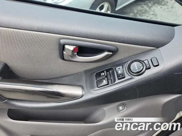 Hyundai Starex 2010 thumb 10