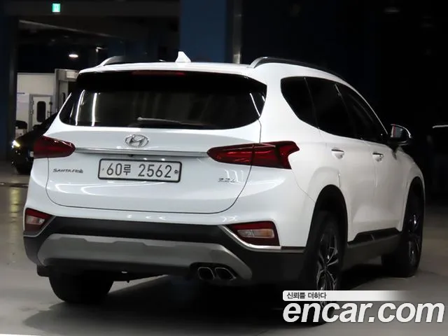Hyundai Santa Fe 2018 thumb 4