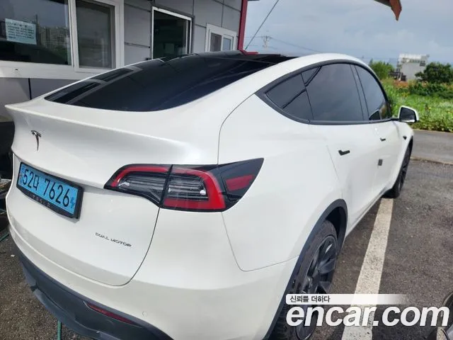 Tesla Model Y 2021 thumb 4