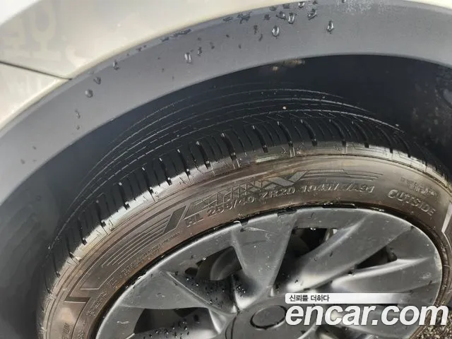 Tesla Model Y 2021 thumb 5