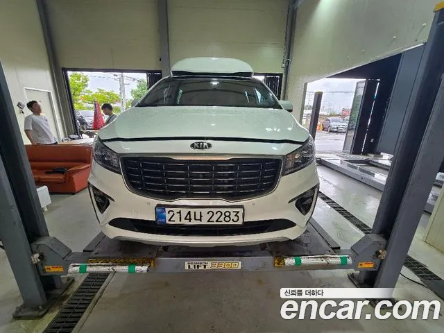 Kia Carnival 2020 thumb 2