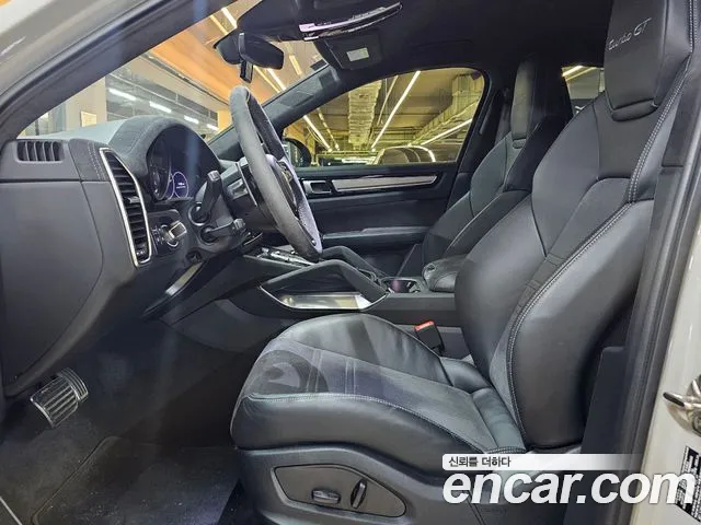 Porsche Cayenne 2022 thumb 8