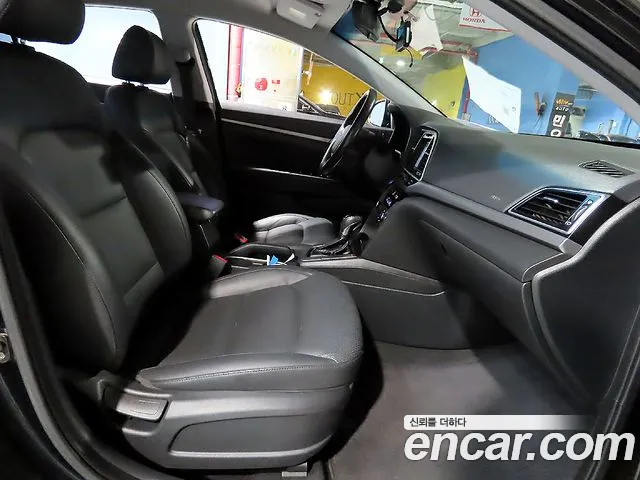 Hyundai Avante 2016 thumb 8