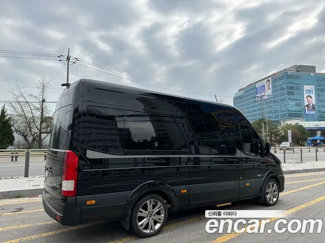 Hyundai Staria 2021 thumb 4