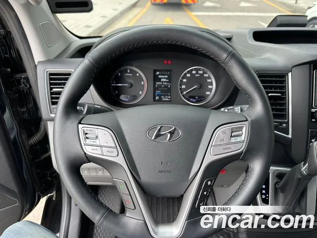 Hyundai Staria 2021 thumb 9