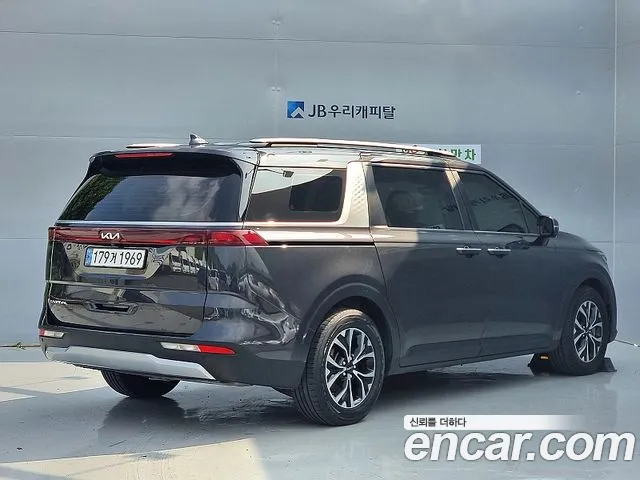 Kia Carnival 2021 thumb 4