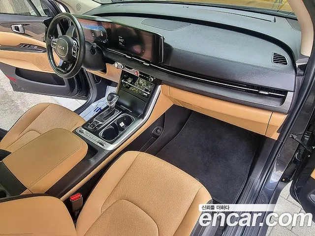 Kia Carnival 2021 thumb 5