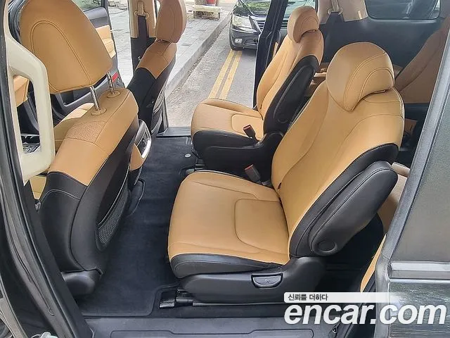 Kia Carnival 2021 thumb 7