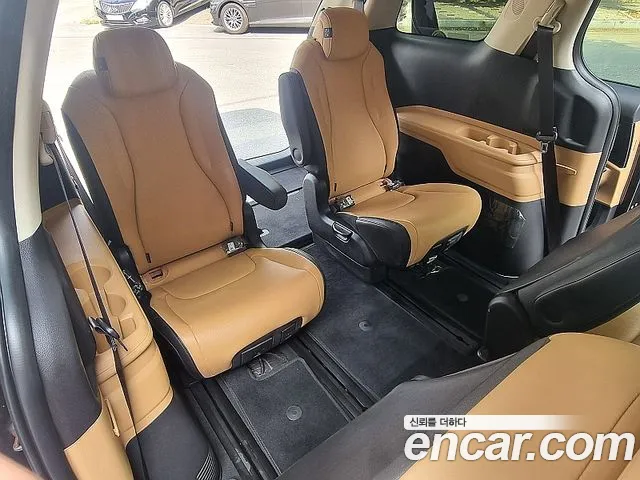 Kia Carnival 2021 thumb 10