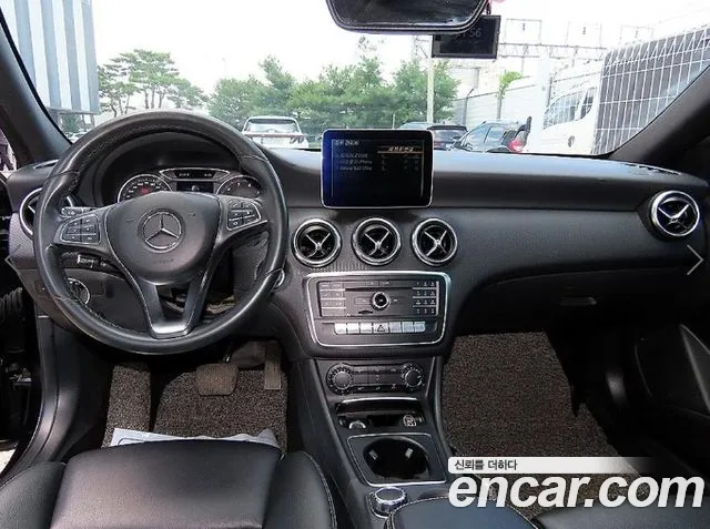 Mercedes-Benz A-Класс 2017 thumb 7