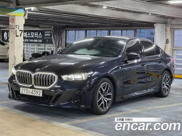 BMW 5 серии 2024 thumb 11