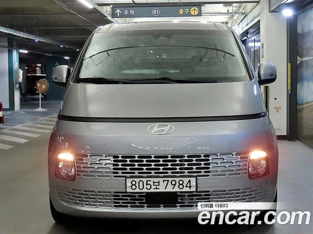 Hyundai Staria 2022 thumb 2