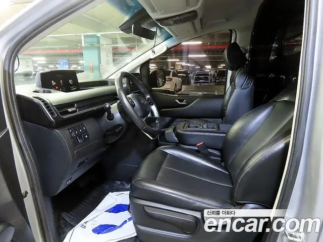 Hyundai Staria 2022 thumb 6