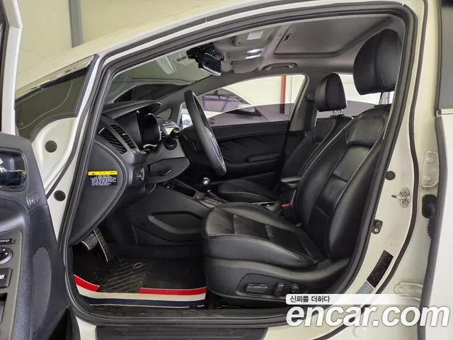 Kia K3 2013 thumb 8