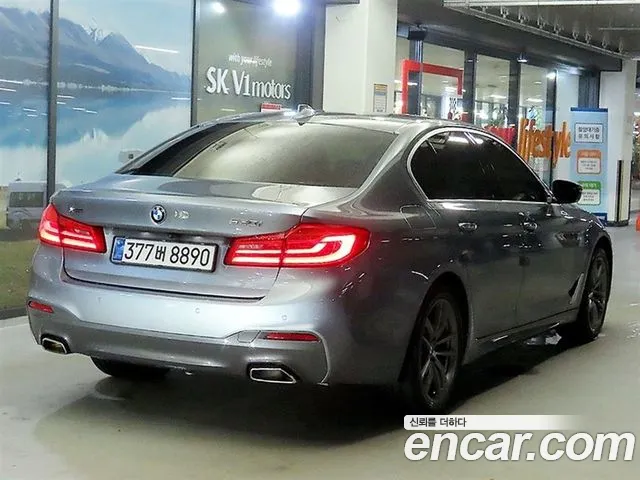 BMW 5 серии 2018 thumb 4