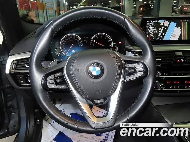 BMW 5 серии 2018 thumb 8