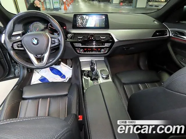 BMW 5 серии 2018 thumb 10