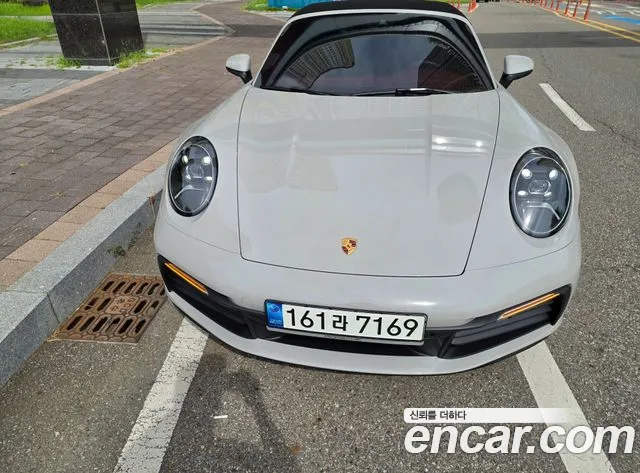 Porsche 911 2021 thumb 9
