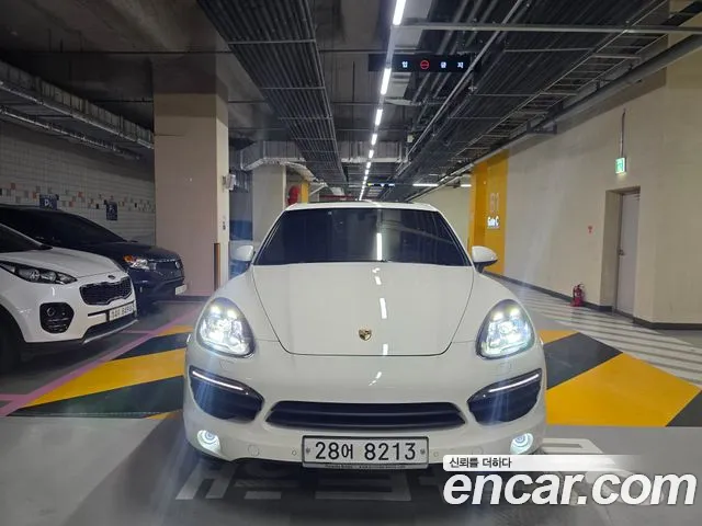 Porsche Cayenne 2011 thumb 2