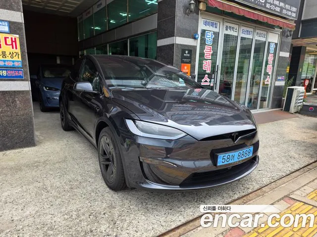 Tesla Model X 2026 thumb 2