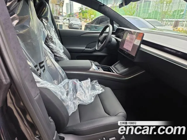 Tesla Model X 2026 thumb 4