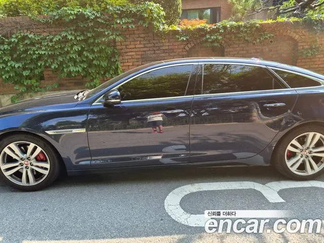 Jaguar XJ 2014 thumb 5
