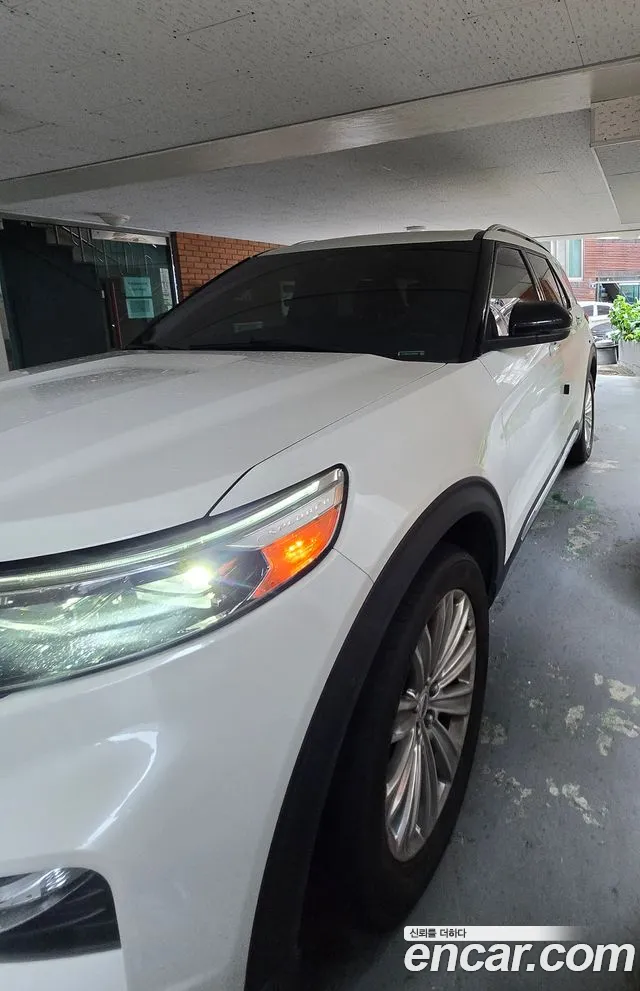 Ford Explorer 2020 thumb 3