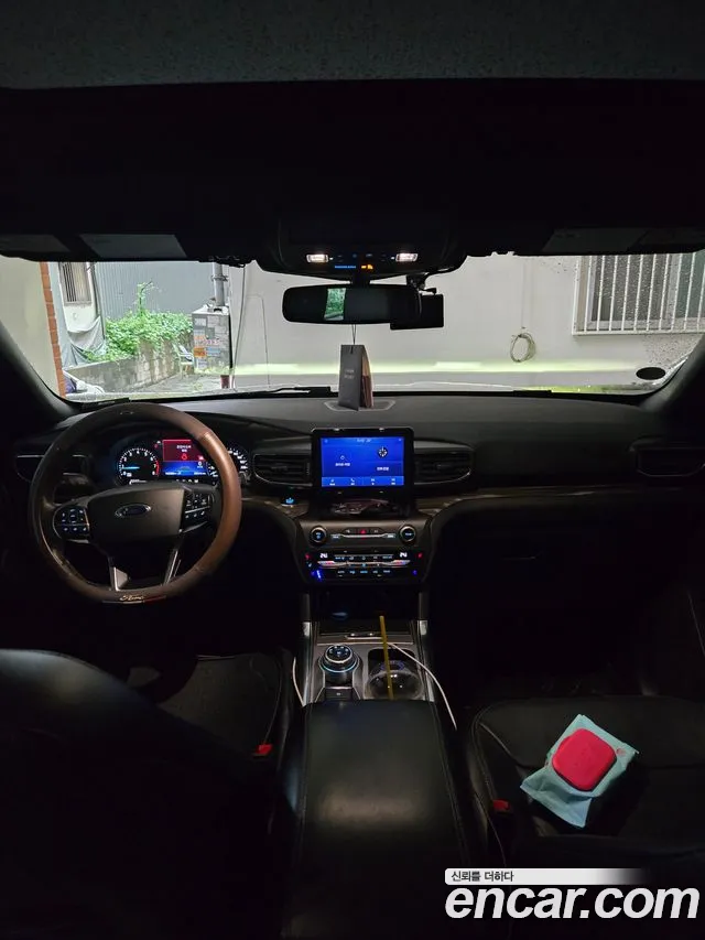Ford Explorer 2020 thumb 8