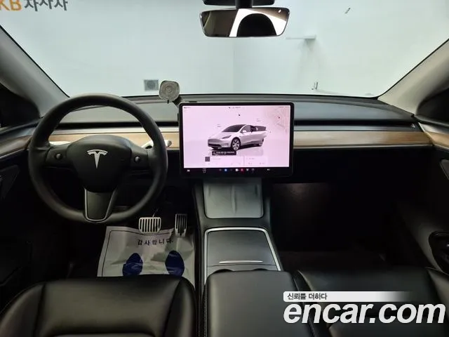 Tesla Model Y 2023 thumb 7