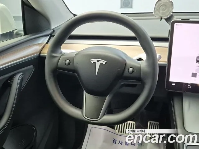 Tesla Model Y 2023 thumb 9