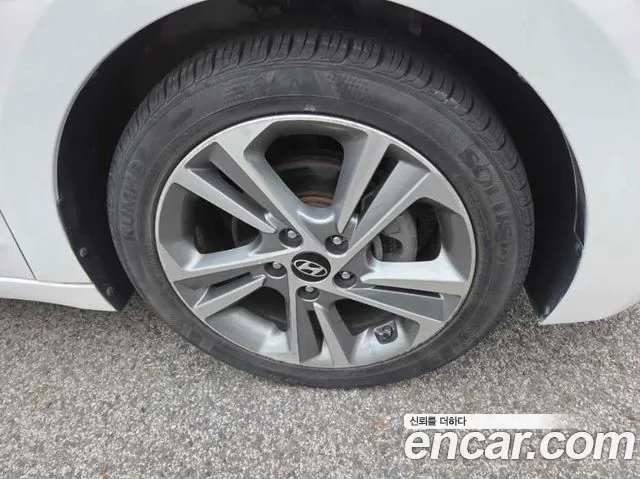 Hyundai Avante 2016 thumb 5