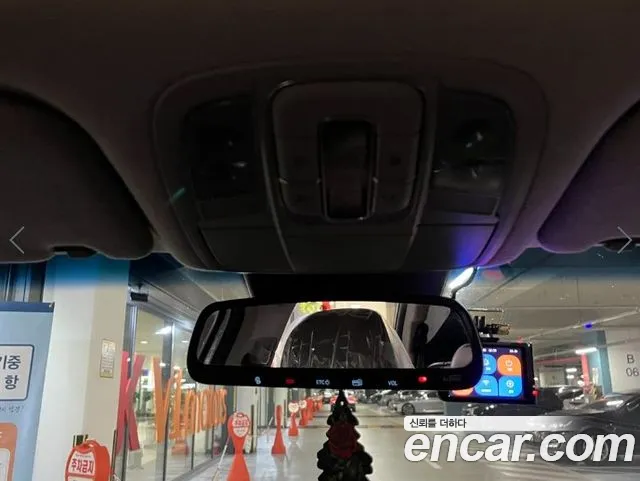 Hyundai Santa Fe 2018 thumb 9