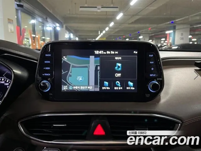 Hyundai Santa Fe 2018 thumb 10