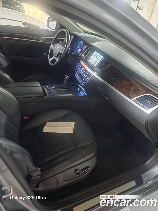 Hyundai Genesis 2015 thumb 6