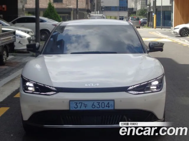 Kia EV6 2022 thumb 2