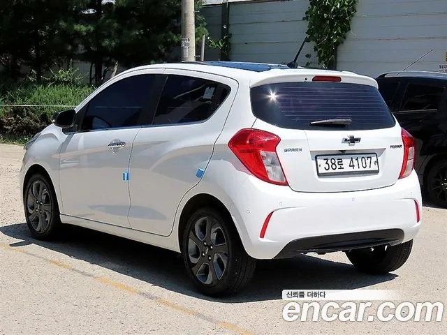 Chevrolet Spark 2018 thumb 3