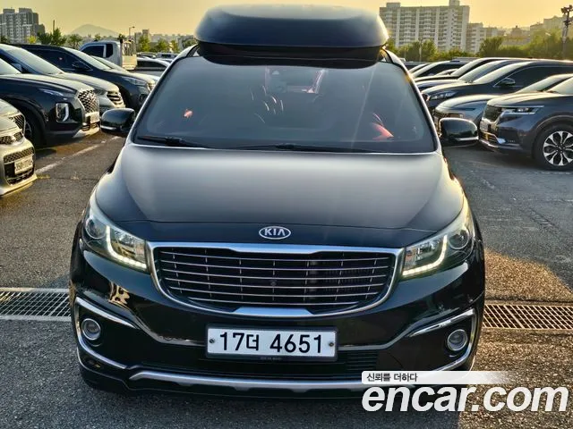 Kia Carnival 2017 thumb 2