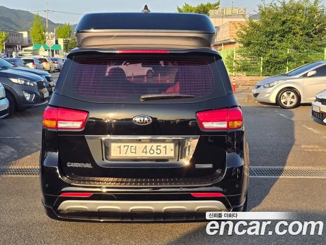 Kia Carnival 2017 thumb 4