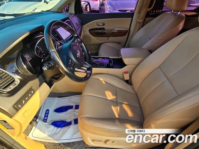 Kia Carnival 2017 thumb 7
