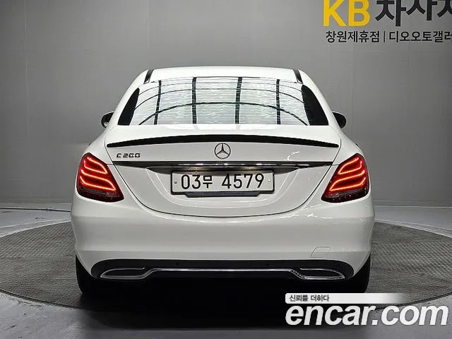 Mercedes-Benz C-Класс 2017 thumb 4