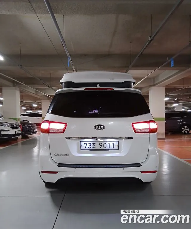 Kia Carnival 2016 thumb 4