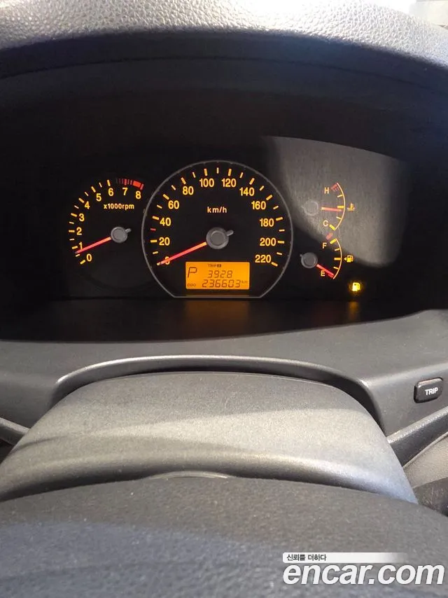 Kia Carens 2008 thumb 8