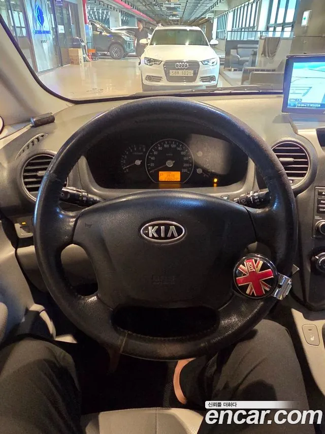 Kia Carens 2008 thumb 9