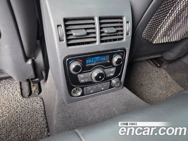 Jaguar XF 2016 thumb 6