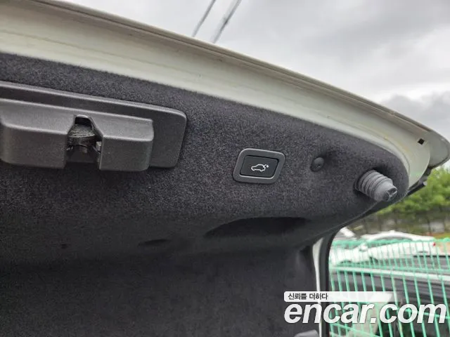Jaguar XF 2016 thumb 8