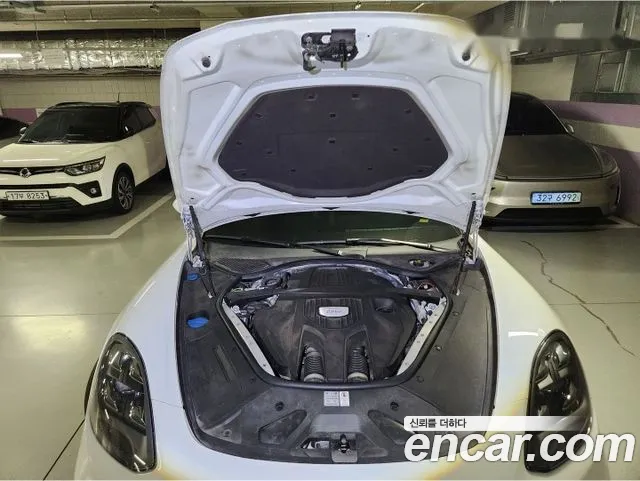 Porsche Panamera 2021 thumb 8