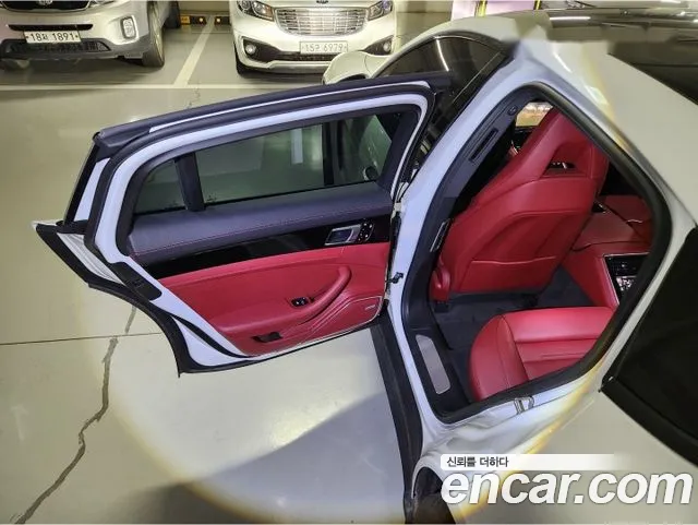 Porsche Panamera 2021 thumb 12